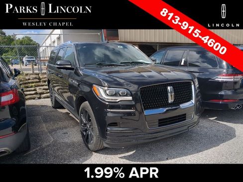 Used 2023 Lincoln Navigator L Reserve RWD image 2