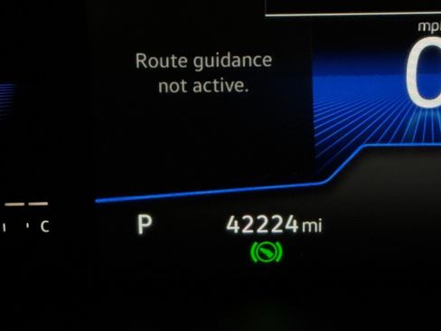 Used 2023 Volkswagen Tiguan SE R-Line image 22