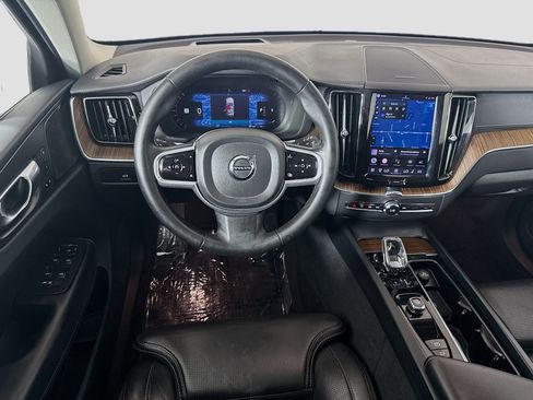 Used 2023 Volvo XC60 B5 Ultimate w/ Protection Package Premier FWD image 17