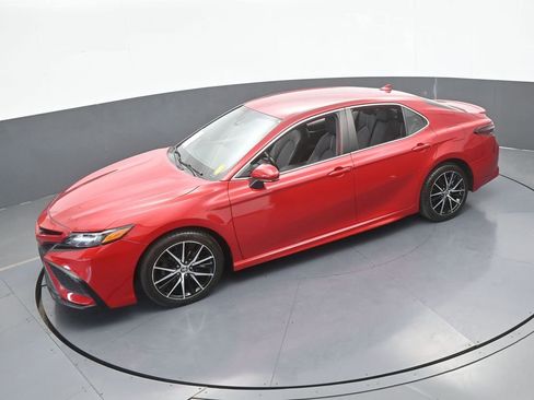 Used 2021 Toyota Camry SE FWD image 44