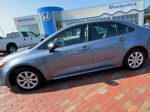Used 2022 Toyota Corolla LE FWD image 6