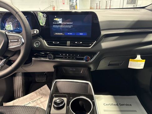 New 2026 Chevrolet Equinox LT w/ Safety and Technology Package FWD image 13