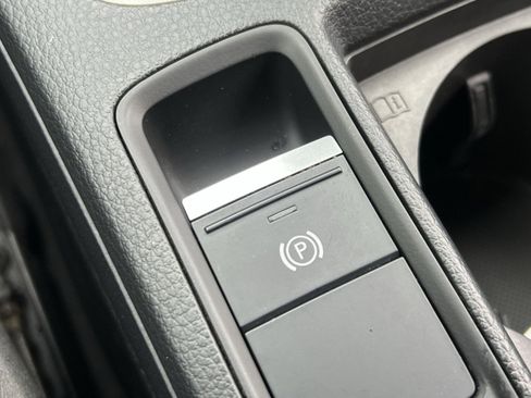 Used 2023 Audi Q3 2.0T Premium image 35