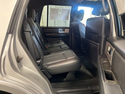 Used 2016 Ford Expedition Limited w/ Equipment Group 301A AWD/4WD image 26