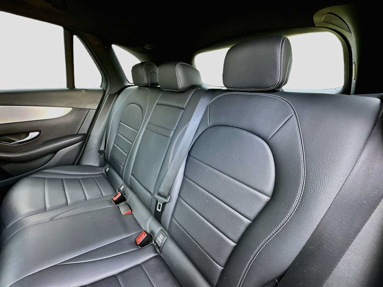 Used 2019 Mercedes-Benz GLC 300 image 24