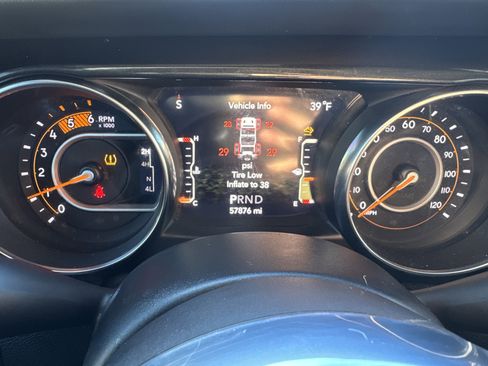 Used 2020 Jeep Wrangler Unlimited Sahara image 22