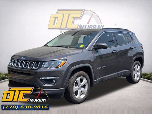 Used 2018 Jeep Compass Latitude AWD/4WD image 1