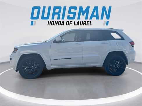 Used 2020 Jeep Grand Cherokee Altitude image 5