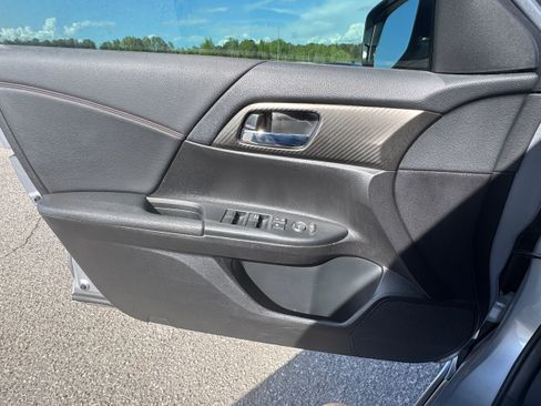 Used 2017 Honda Accord Sport Special Edition image 23