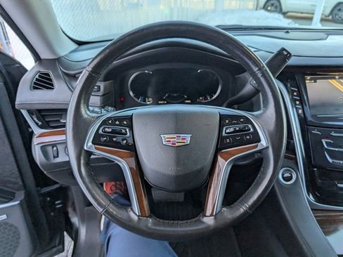 Used 2020 Cadillac Escalade Premium Luxury image 13