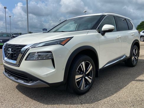 Used 2023 Nissan Rogue SL w/ SL Premium Package AWD/4WD image 7