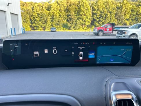 Used 2025 Ford Expedition Tremor AWD/4WD image 18