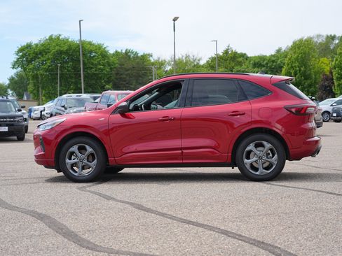 Used 2024 Ford Escape ST-Line w/ Tech Pack #1 AWD/4WD image 7
