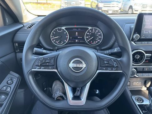 Used 2025 Nissan Sentra SV FWD image 19