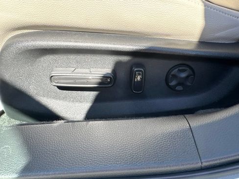 Used 2019 Honda Accord Touring image 16