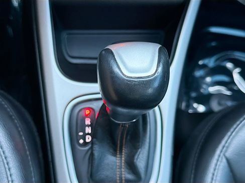 Used 2018 Jeep Compass Latitude w/ Popular Equipment Group FWD image 27