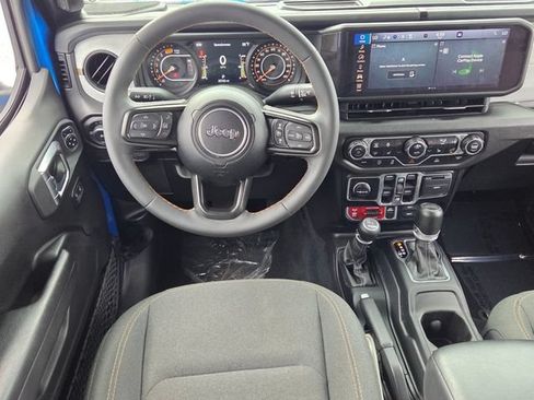 Used 2024 Jeep Wrangler Unlimited Sport AWD/4WD image 7
