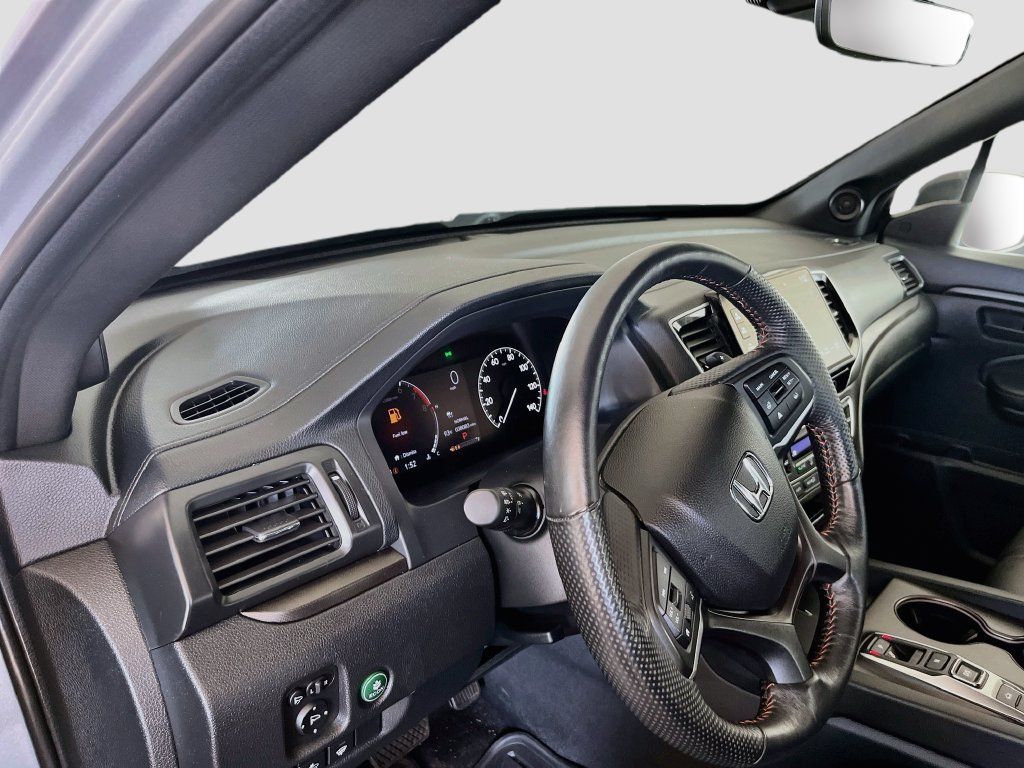 Used 2025 Honda Ridgeline TrailSport image 9