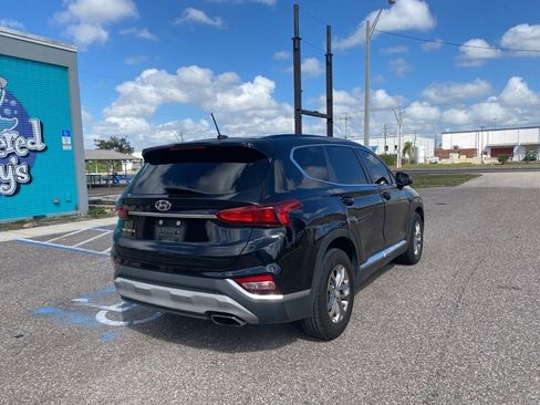 Used 2020 Hyundai Santa Fe SE image 3