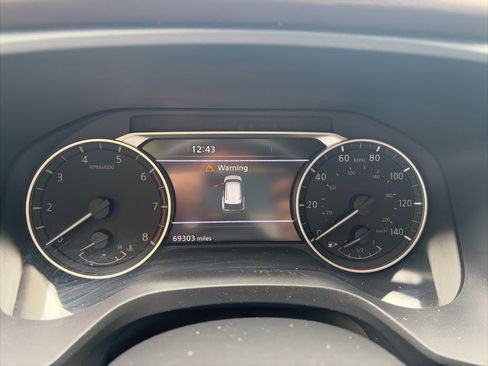 Used 2021 Nissan Rogue SL w/ Premium Package image 12