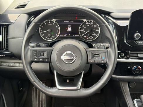 Used 2025 Nissan Pathfinder SV AWD/4WD image 11