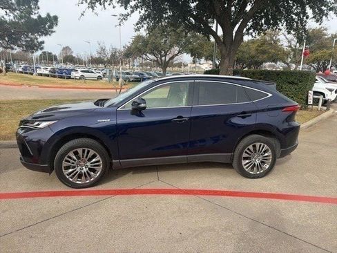 Used 2021 Toyota Venza Limited image 5