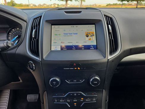 Used 2020 Ford Edge SE FWD image 24