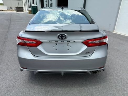 Used 2020 Toyota Camry SE FWD image 6