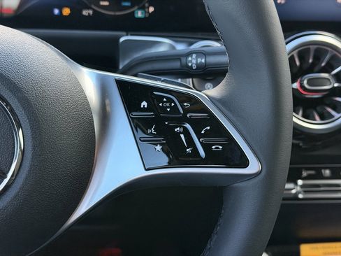 New 2026 Mercedes-Benz GLB 250 4MATIC image 17