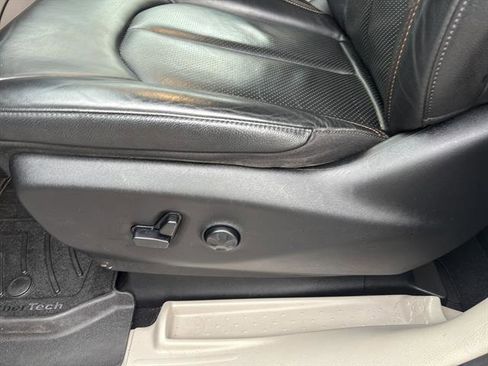 Used 2020 Chrysler Pacifica Touring-L Plus w/ Advanced Safetytec Group image 12