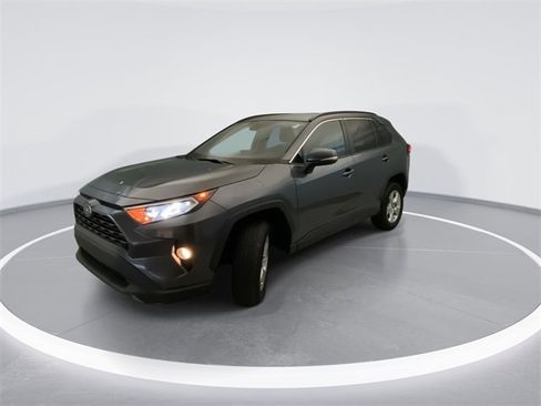 Used 2020 Toyota RAV4 XLE image 8