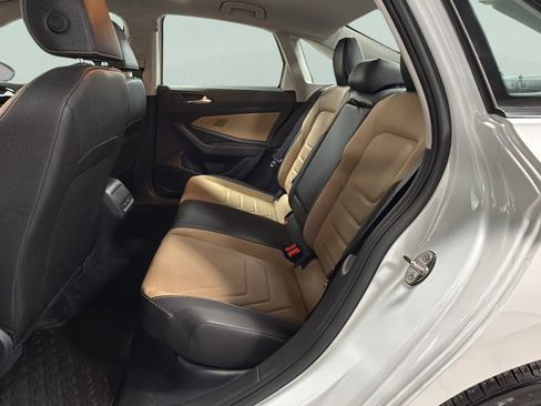 Certified 2021 Volkswagen Jetta SEL Premium image 32