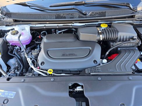 New 2026 Chrysler Pacifica Limited w/ S Appearance Package image 12