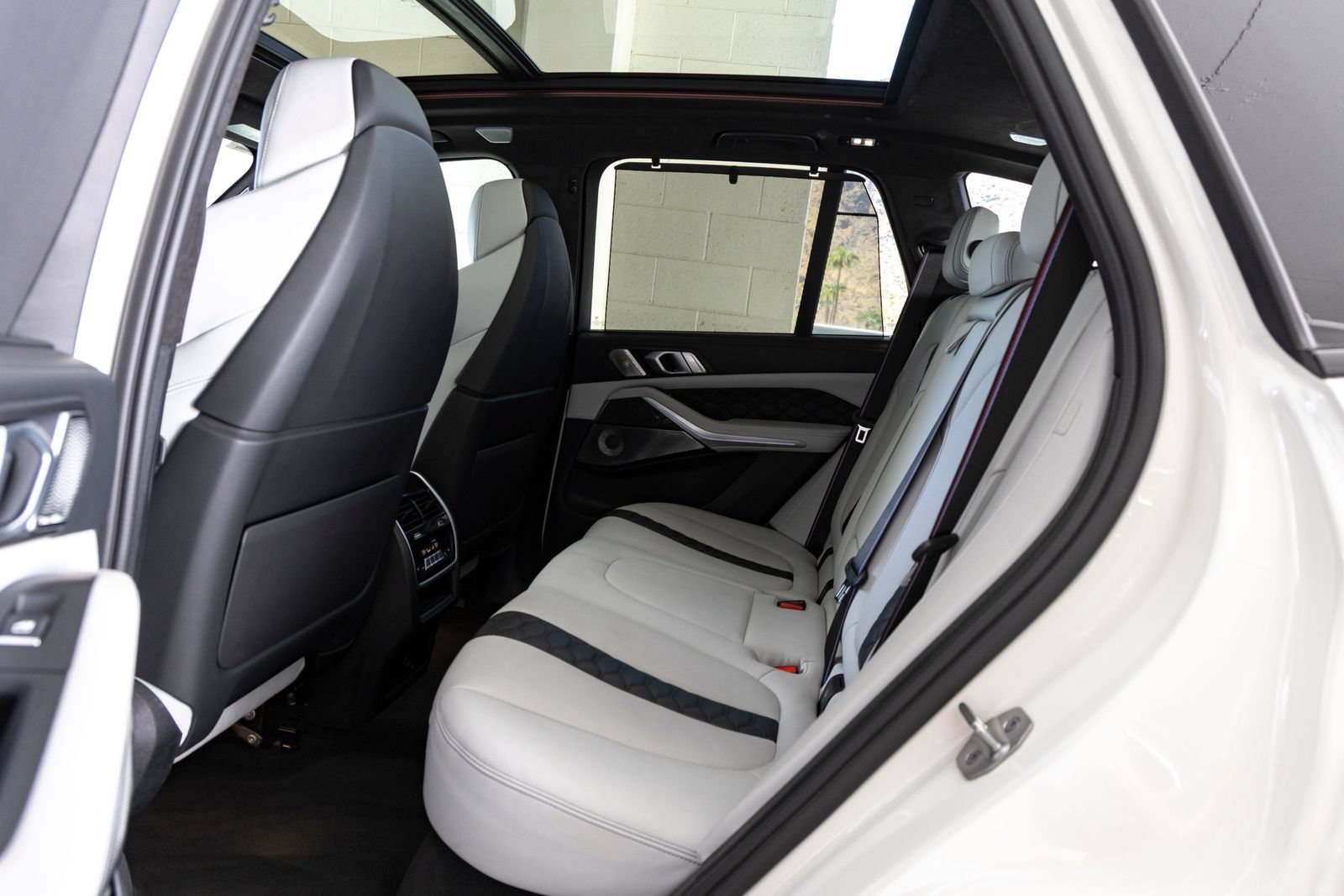 Used 2021 BMW X5 M w/ Competition Package AWD/4WD image 25