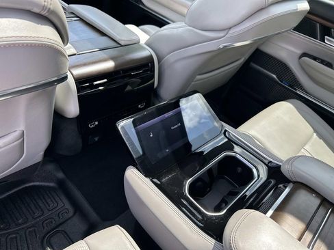 Used 2023 Jeep Grand Wagoneer 4WD image 21