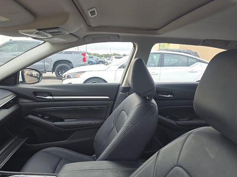 Used 2023 Nissan Altima 2.5 SL FWD image 14