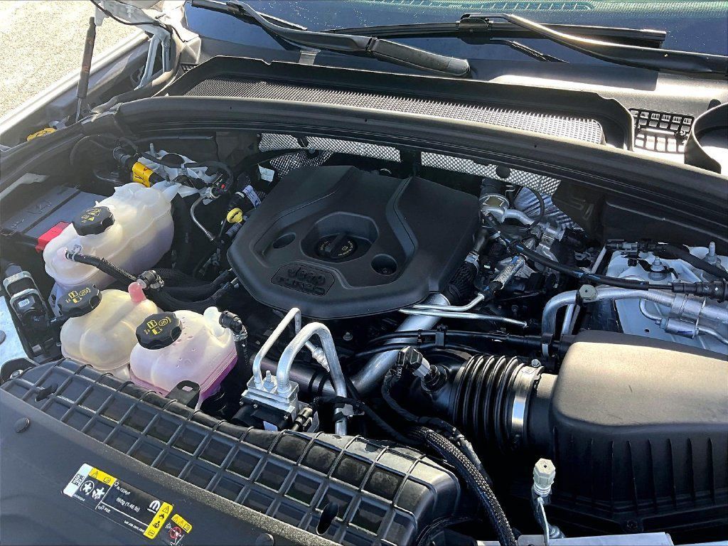 Used 2023 Jeep Grand Cherokee 4WD 4xe image 34