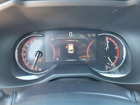 Used 2025 Toyota RAV4 XLE image 33