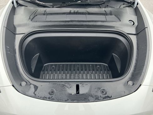 Used 2023 Tesla Model Y Performance image 28