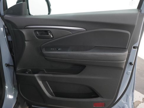 Used 2023 Honda Passport EX-L image 12