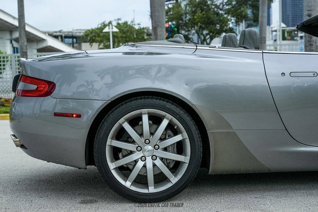 Used 2006 Aston Martin DB9 Volante RWD image 7