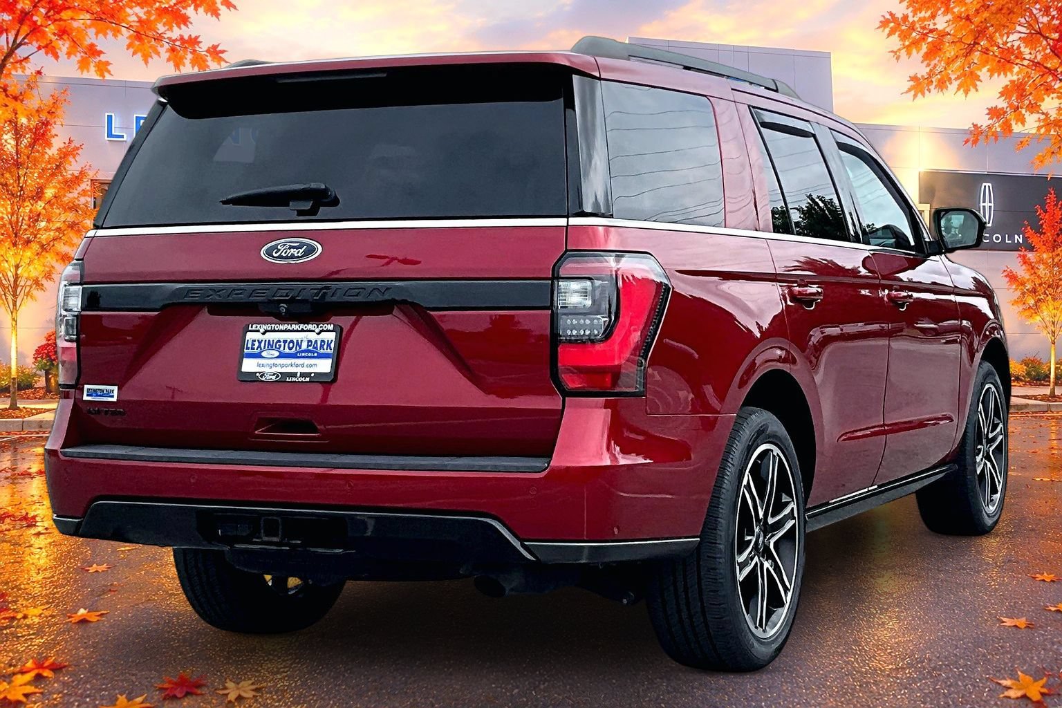 Used 2019 Ford Expedition Limited w/ Equipment Group 303A AWD/4WD image 5