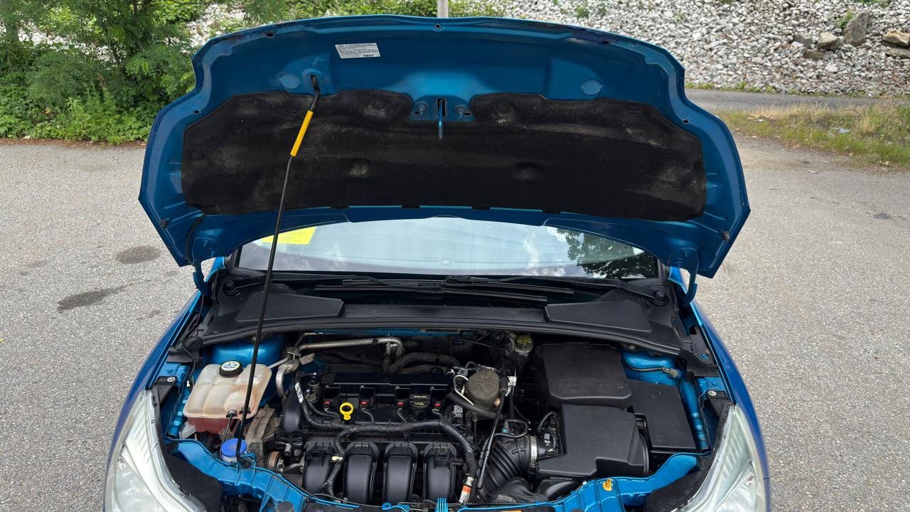 Used 2013 Ford Focus SE w/ SE Winter Pkg FWD image 39