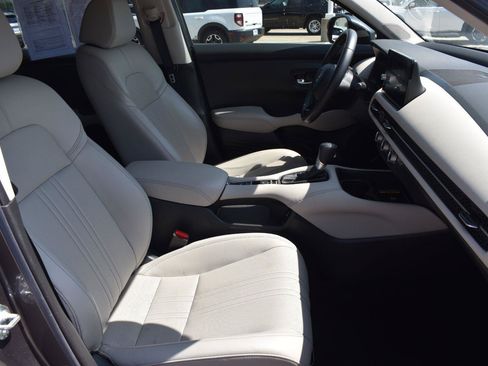 Used 2024 Honda HR-V EX-L image 16