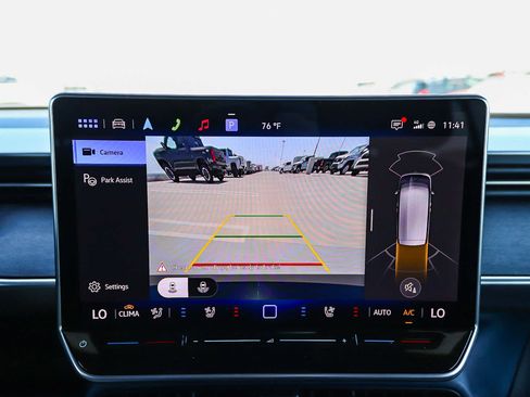 New 2025 Volkswagen ID. Buzz Pro S RWD image 27