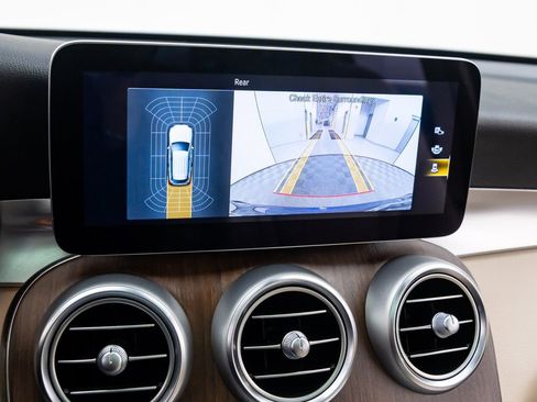 Used 2022 Mercedes-Benz GLC 300 4MATIC image 27