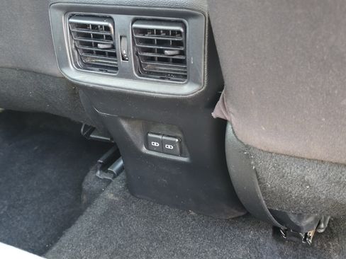Used 2024 Toyota RAV4 XLE FWD image 25