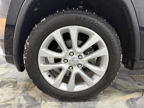 Used 2017 Jeep Grand Cherokee Limited w/ Trailer Tow Group IV image 23