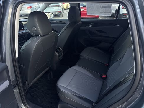 New 2026 Volkswagen Tiguan SE image 21