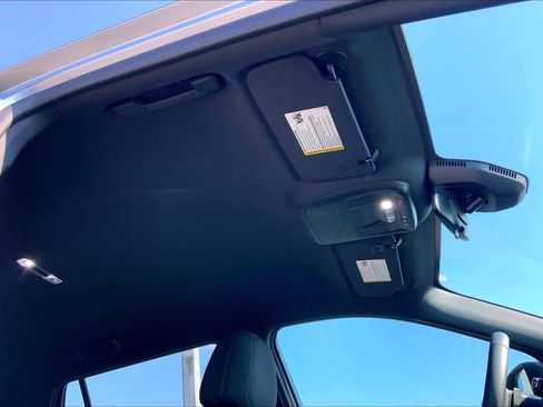 Used 2025 Chevrolet Equinox LT w/ Midnight Edition image 13